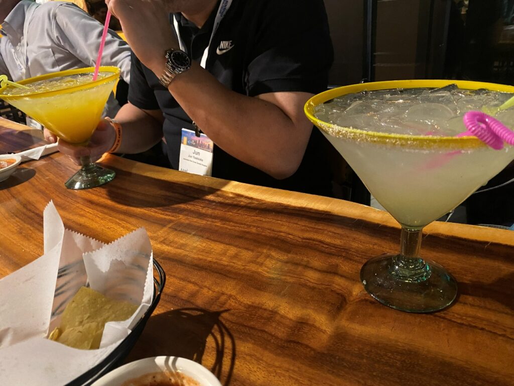 図8:メガサイズ?いいえ。普通サイズです。もはや高いのか安いのか。